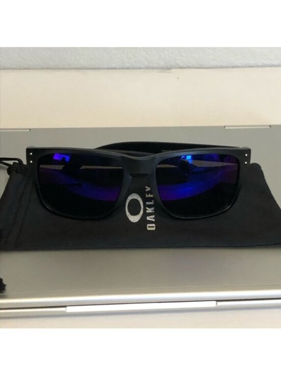 Oakley Other - Holbrook Oakley Blue Reflective Lenses 9102